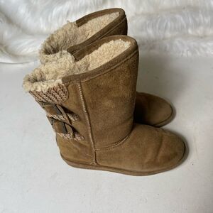 BearPaw youth suedes and back knit boots with sheep skin wool blend lining SZ4